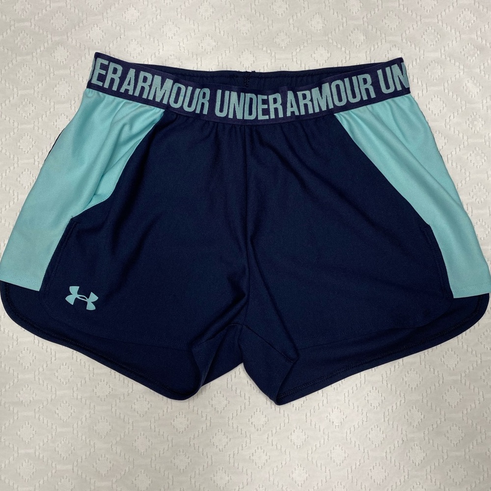 Under Armour Shorts with pockets (Small)